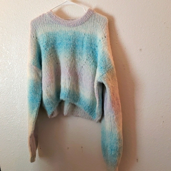 Wild Fable Ombre Blue/Gray Boxy Crop Fuzzy Sweater Size L - Picture 4 of 9